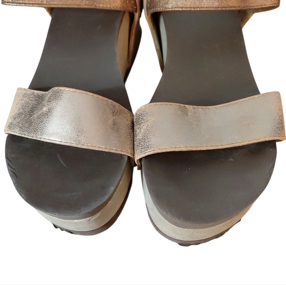 Axxiom Metallic Wedge Sandals Gold And Bronze Evian Open Toe Sandal Size 8 - Picture 4 of 11